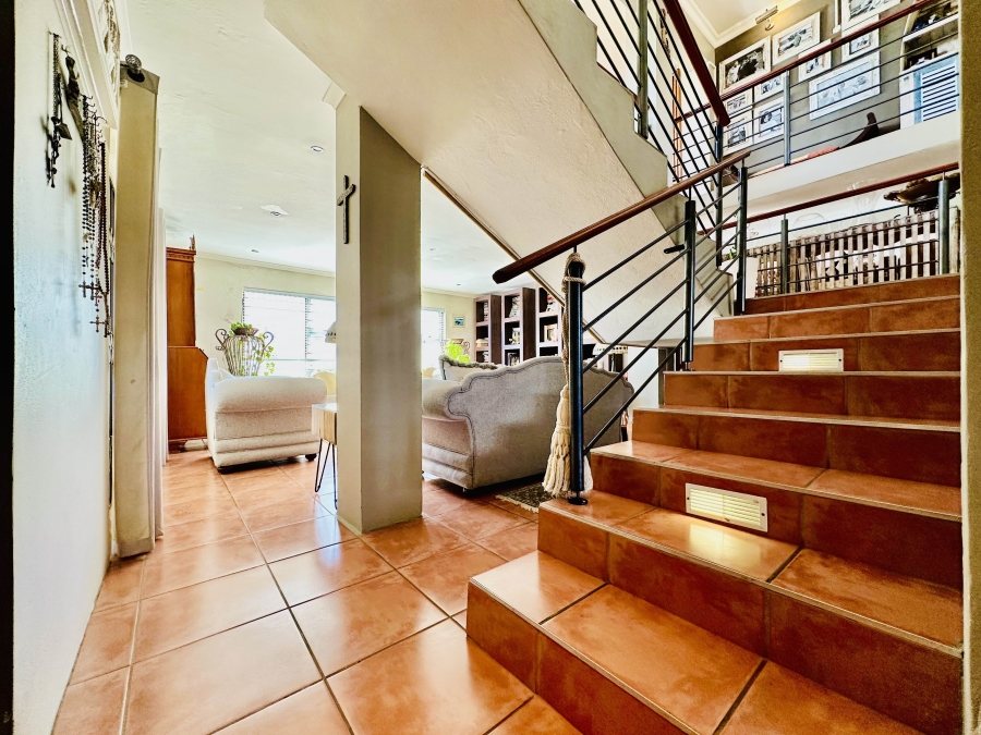 3 Bedroom Property for Sale in De Kelders Western Cape